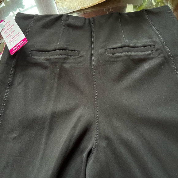 Nygard Slims Luxe Straight Black pants in Size Medium (Size 10-12) - Picture 4 of 4